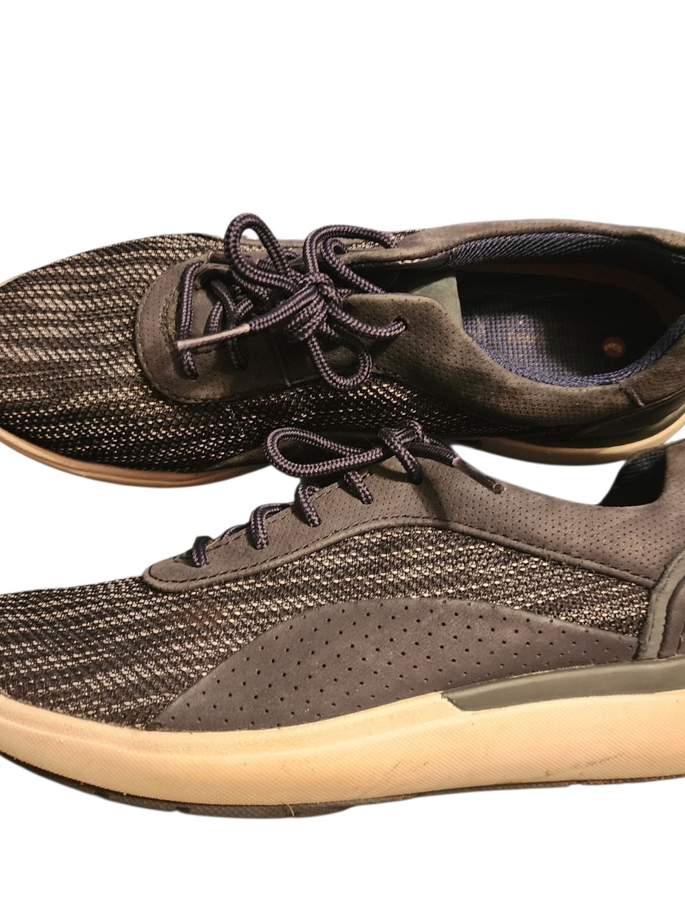 Clarks Women's Gray Knit Lace-Up Sneakers